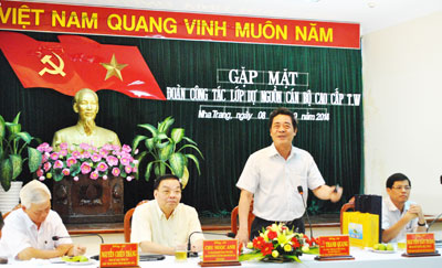 &Ocirc;ng L&ecirc; Thanh Quang ph&aacute;t biểu tại buổi l&agrave;m việc.